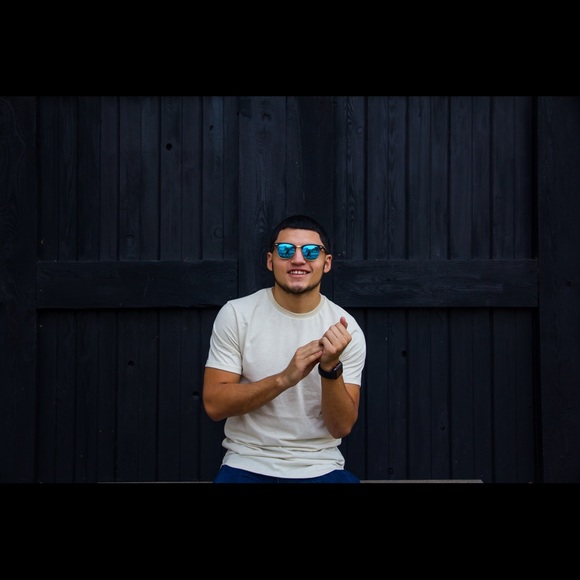 Meet your Posher, Vincent - Picture 2 of 2